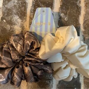 Piper K Set of 2 Scrunchies - Camo and Cream